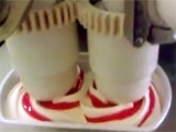 Дозирование мороженого с вращением в виде спиралей